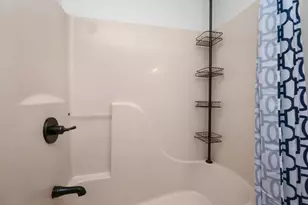 140 Marci Ln, Commerce Township, MI 48382 - Photo 36