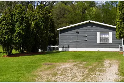421 Fulton Street, Buchanan, MI 49107 - Photo 2
