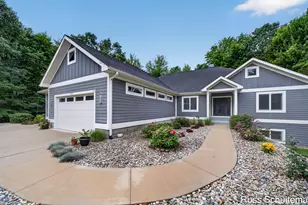 6335 Silverton Dr, Norton Shores, MI 49444 - Photo 8
