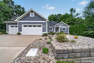 6335 Silverton Dr, Norton Shores, MI 49444 - Photo 4