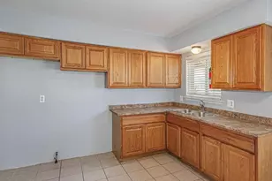 13490 Charlotte Ave, Warren, MI 48089 - Photo 2
