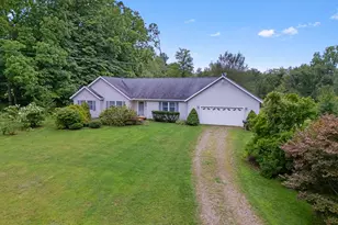 1152 Burbank Rd, Quincy, MI 49082 - Photo 2