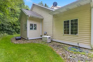 14761 Trillium Dr, Augusta, MI 49012 - Photo 74