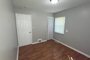 10370 Britain St, Detroit, MI 48224 - Photo 16