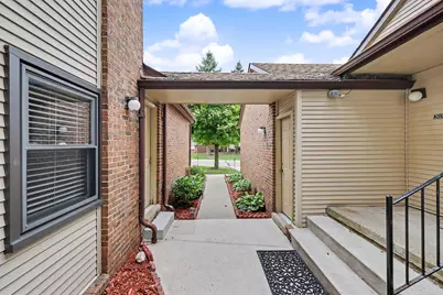 6600 Ridgefield Circle, West Bloomfield, MI 48322 - Photo 6