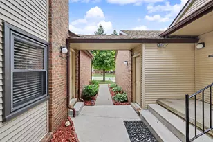 6600 Ridgefield Cir, West Bloomfield, MI 48322 - Photo 6