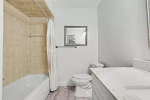 6600 Ridgefield Cir, West Bloomfield, MI 48322 - Photo 26