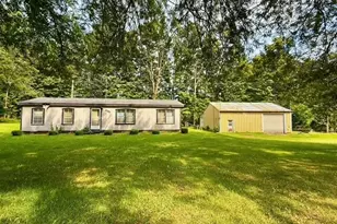 54223 Garrett, Dowagiac, MI 49047 - Photo 4