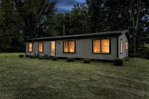 54223 Garrett, Dowagiac, MI 49047 - Photo 2