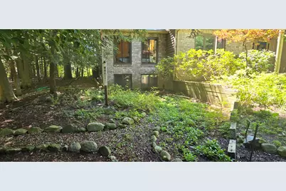 913 W Wellington Court, Muskegon, MI 49441 - Photo 4
