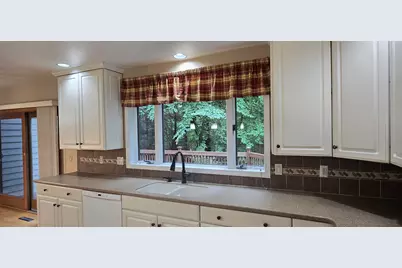 913 W Wellington Court, Norton Shores, MI 49441 - Photo 36