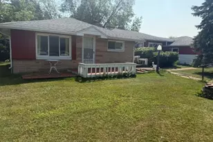 1820 SE Boutell Rd, Essexville, MI 48732 - Photo 2