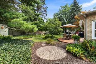 409 Marywood Dr NE, Grand Rapids, MI 49505 - Photo 60
