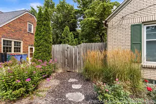 409 Marywood Dr NE, Grand Rapids, MI 49505 - Photo 56