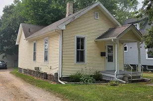 527 Webb St, Jackson, MI 49202 - Photo 1