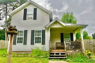 72 Budlong St, Hillsdale, MI 49242 - Photo 2