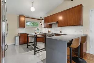 3206 W Valley View Dr, Saint Joseph, MI 49085 - Photo 8