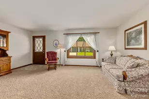 5158 Ridge Ct, Hudsonville, MI 49426 - Photo 4
