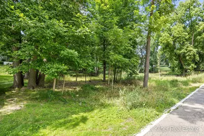 1859 Oakleigh Avenue NW, Grand Rapids, MI 49504 - Photo 6