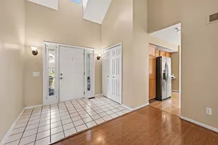 47186 Scarlet Dr S, Novi, MI 48374 - Photo 2