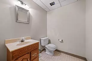 47186 Scarlet Dr S, Novi, MI 48374 - Photo 18