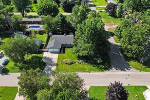 2162 Pinewood St, Jenison, MI 49428 - Photo 36