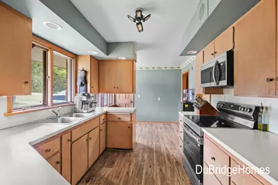 311 Honey Creek Avenue SE, Ada, MI 49301 - Photo 8