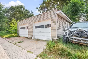 437 E Chapin St, Cadillac, MI 49601 - Photo 4