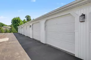 749 W Barrington Cir, Jackson, MI 49203 - Photo 24