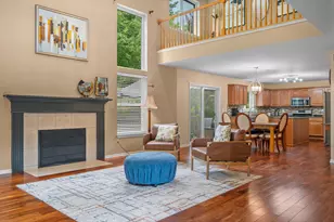 2240 Indian Creek Cir, Ann Arbor, MI 48105 - Photo 4