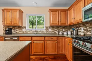 2240 Indian Creek Cir, Ann Arbor, MI 48105 - Photo 10