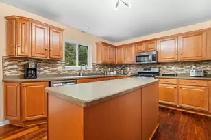 2240 Indian Creek Cir, Ann Arbor, MI 48105 - Photo 8