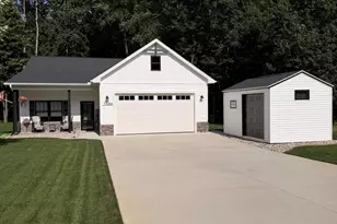 7586 Regency Ln, Canadian Lakes, MI 49346 - Photo 2