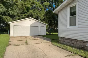 103 N Lowe St, Dowagiac, MI 49047 - Photo 2