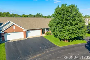 4732 Charleston Ct, Holland, MI 49423 - Photo 1