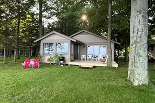 1196 Cherry Dr, South Haven, MI 49090 - Photo 4