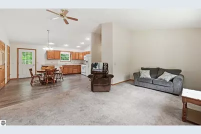 275 S 35 Road, Cadillac, MI 49601 - Photo 12