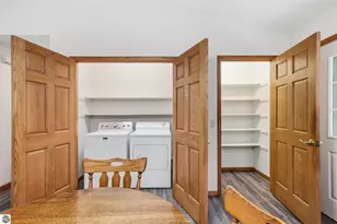 275 S 35 Rd, Cadillac, MI 49601 - Photo 10