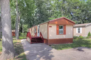 13618 Silverbrook Dr, Grand Haven, MI 49417 - Photo 2