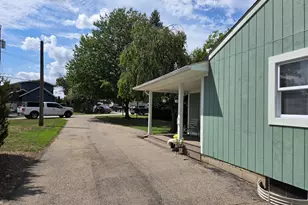 1746 Shankin Dr, Wolverine Lake, MI 48390 - Photo 26
