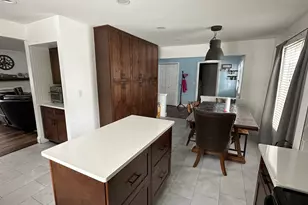5017 Saffron Dr, Troy, MI 48085 - Photo 10