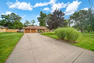 1730 Shoemaker Dr, Jackson, MI 49203 - Photo 2