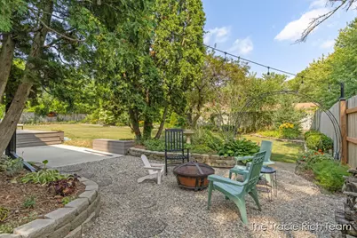 2184 Woodcliff Avenue SE, Grand Rapids, MI 49546 - Photo 36