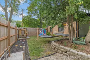 2184 Woodcliff Ave SE, Grand Rapids, MI 49546 - Photo 34