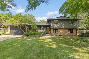 2184 Woodcliff Ave SE, Grand Rapids, MI 49546 - Photo 1