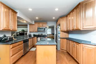 25569 Kilreigh Dr, Farmington Hills, MI 48336 - Photo 24