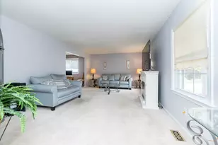 25569 Kilreigh Dr, Farmington Hills, MI 48336 - Photo 16