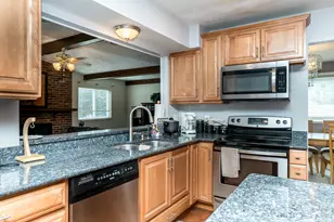 25569 Kilreigh Dr, Farmington Hills, MI 48336 - Photo 26