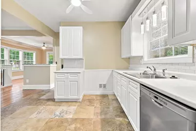 21505 Rockwell Street, Farmington Hills, MI 48336 - Photo 8