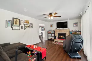157 Keathley Dr, Battle Creek, MI 49014 - Photo 2